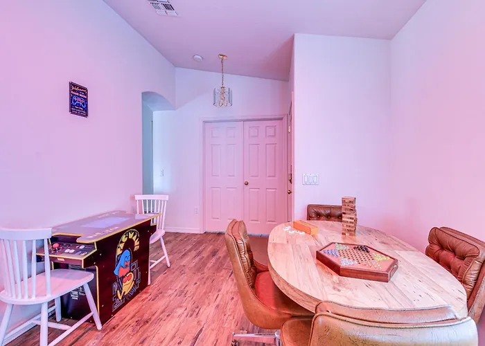 2 Mi To Dtwn! Family W/ Game In Holiday home Chandler