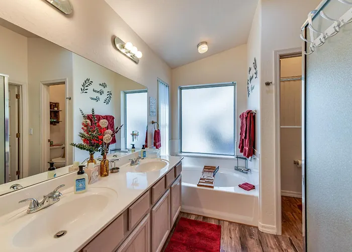 Holiday home 2 Mi To Dtwn! Family W/ Game In *
